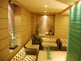 Mohan Hotel,Near A Train Station,3 star