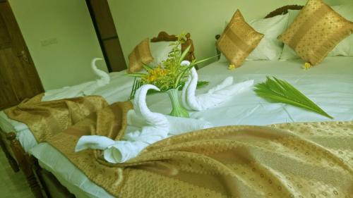 n joy inn