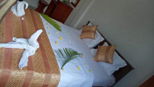 n joy inn