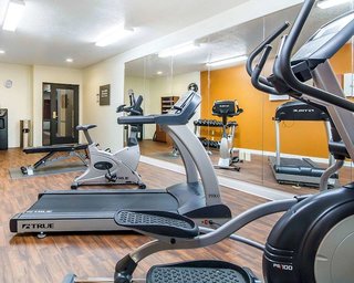 Comfort Suites,Dayton>>Anoka,2.5 star