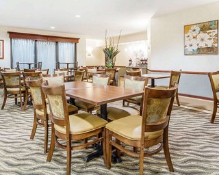 Comfort Suites,Dayton>>Anoka,2.5 star