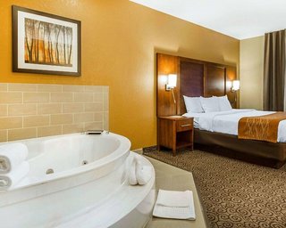 Comfort Suites,Dayton>>Anoka,3 star