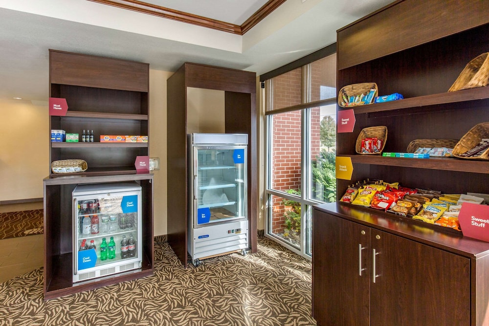 comfort suites seaford