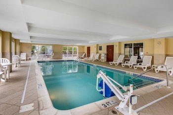 comfort suites seaford