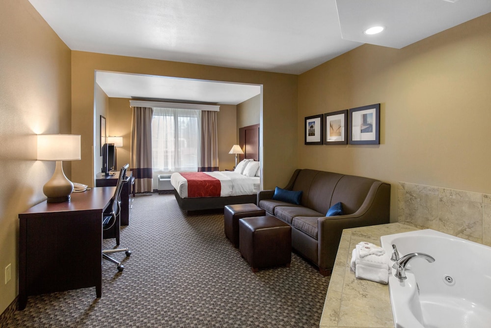 comfort suites seaford