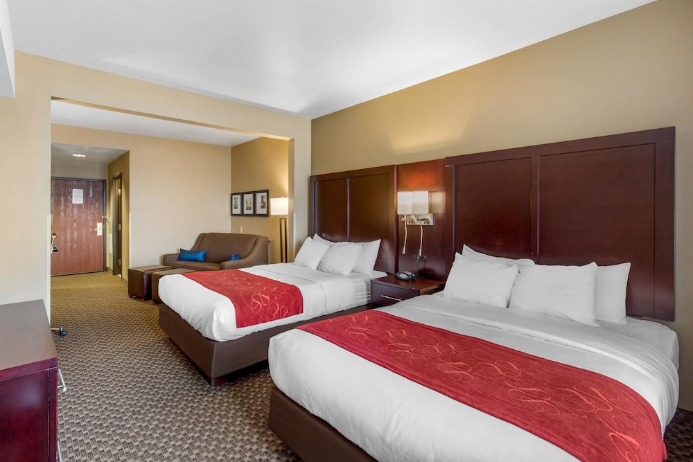comfort suites seaford