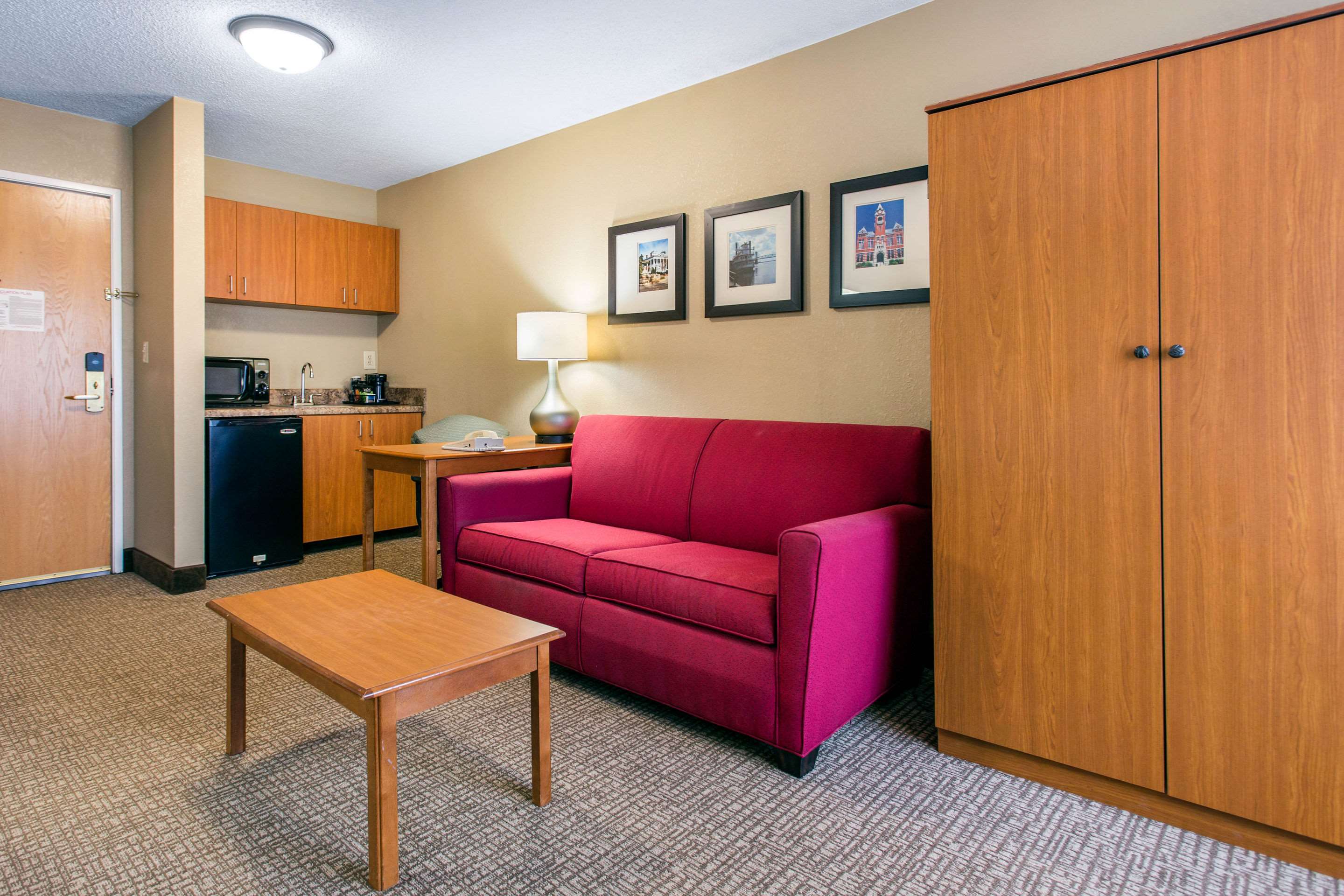 comfort suites wilmington near downtown
