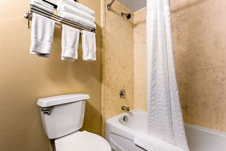 comfort suites wilmington near downtown