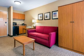 comfort suites wilmington near downtown