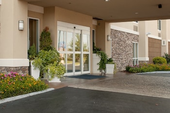 Holiday Inn Express Bowling Green By Ihg,Smiths Grove>>Bowling Green,3 star