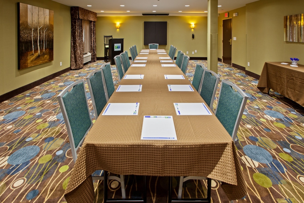 holiday inn express bowling green by ihg