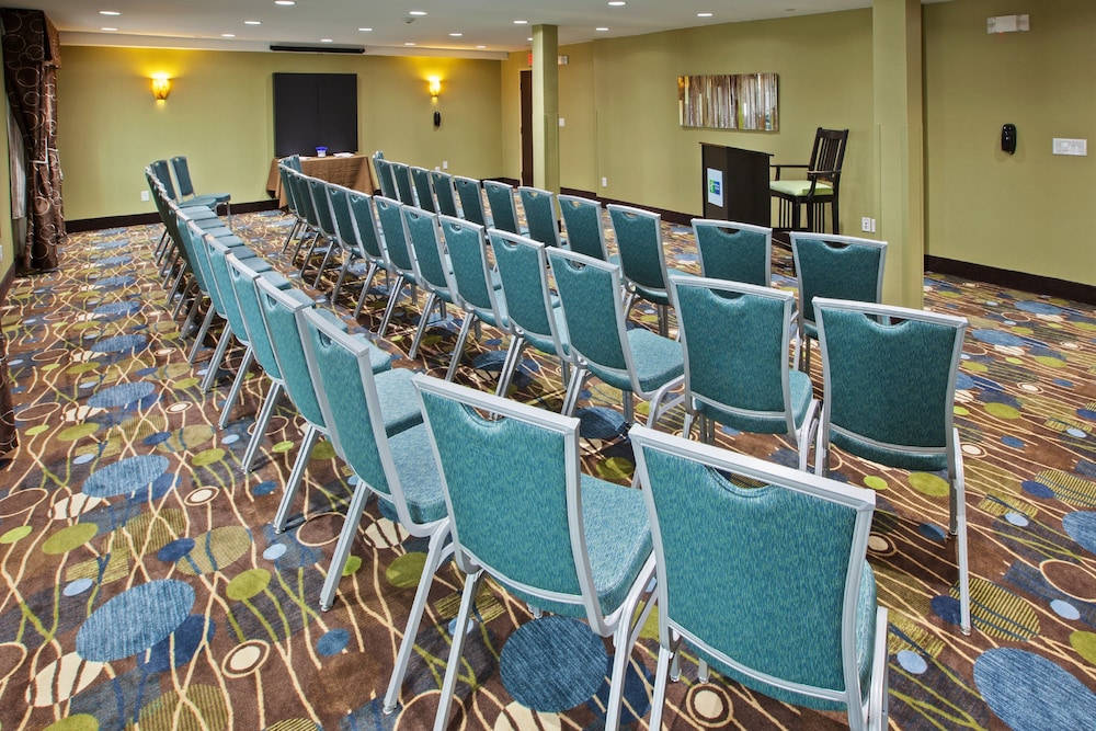 holiday inn express bowling green by ihg