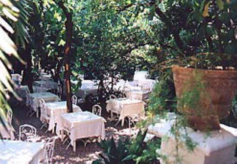 hotel medium romantic