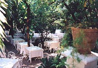 hotel medium romantic