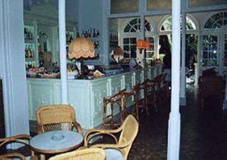 hotel medium romantic