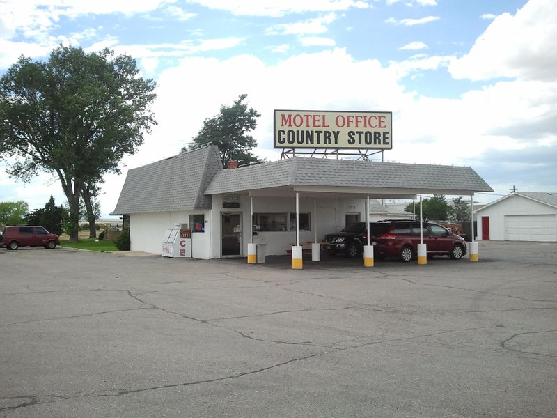 country manor motel watkins