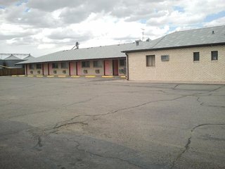 country manor motel watkins