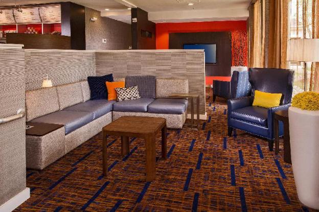 courtyard by marriott richmond west
