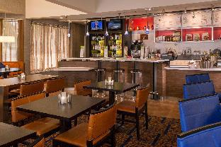 courtyard by marriott richmond west