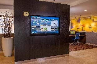 courtyard by marriott richmond west