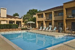 courtyard by marriott richmond west