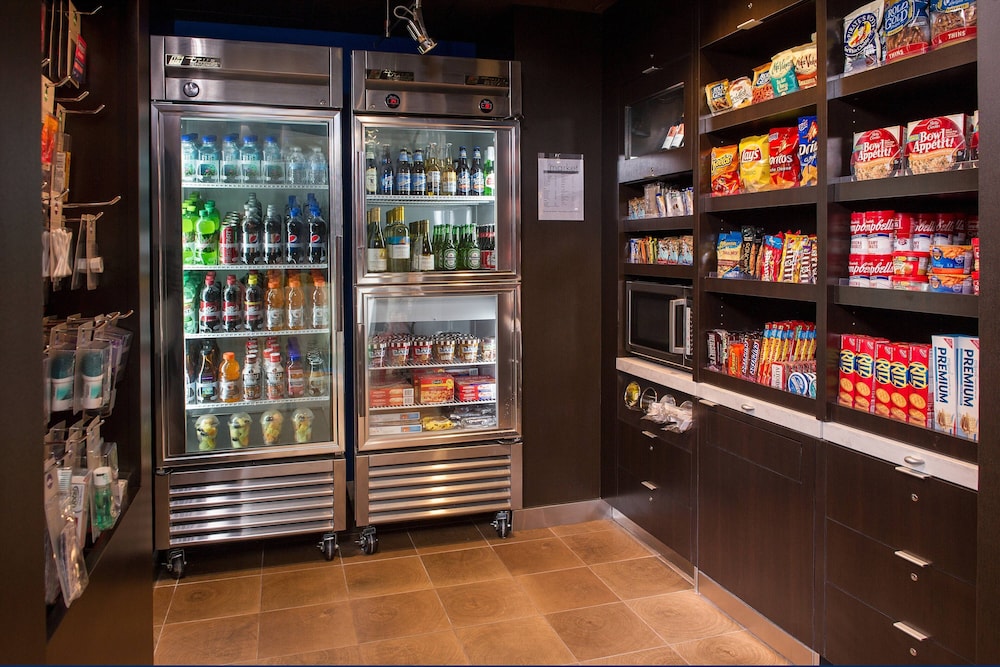 courtyard by marriott richmond west