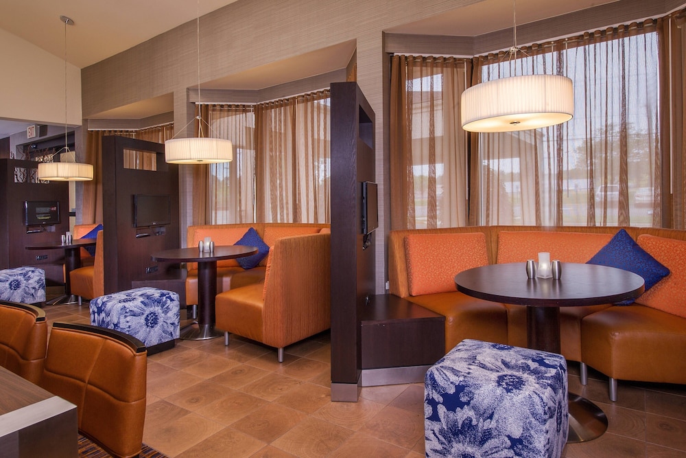 courtyard by marriott richmond west