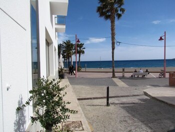 hotel alboran