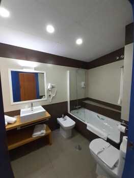 hotel alboran