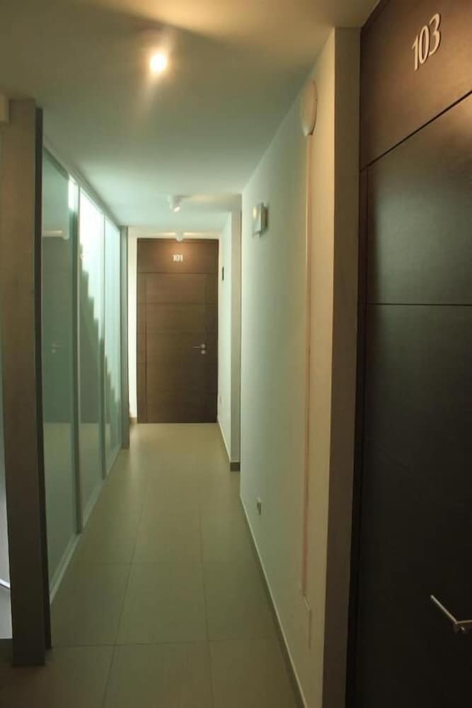 hotel alboran