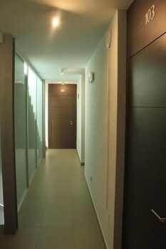 hotel alboran