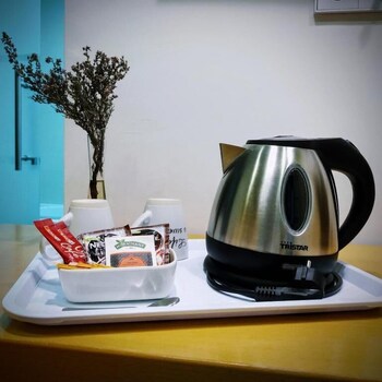 hotel alboran