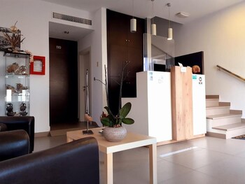 hotel alboran