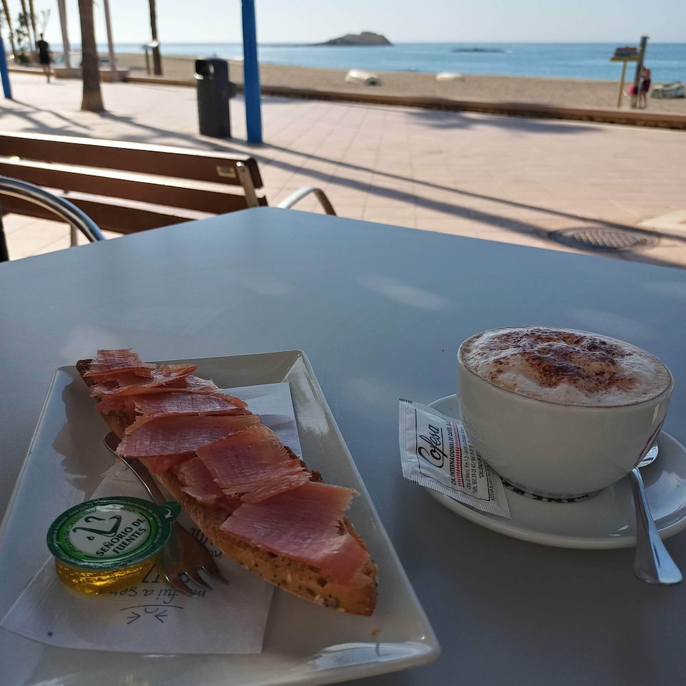 hotel alboran