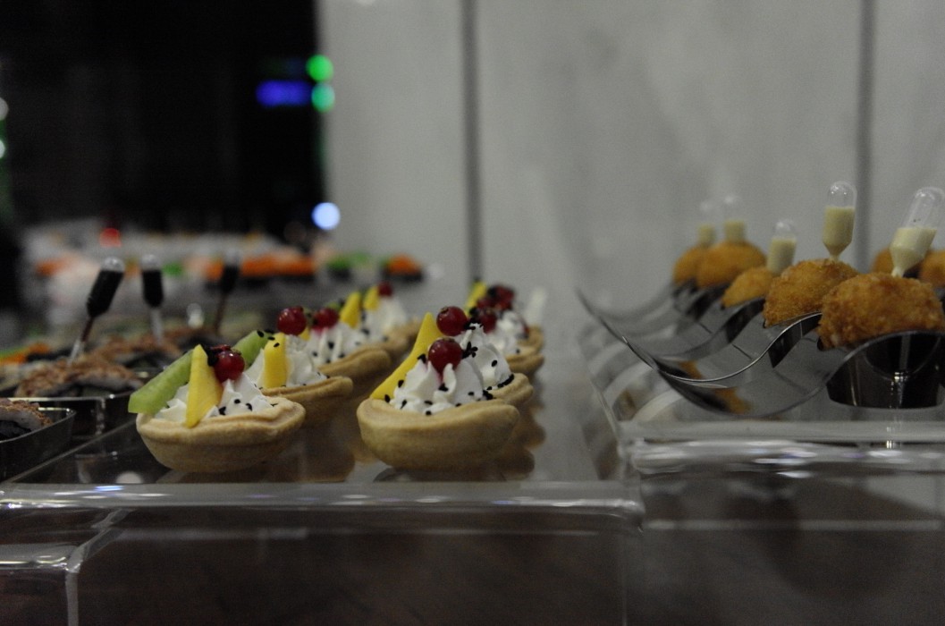 three onine urban house