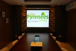 pyrenees yog