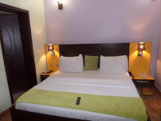 downtown royal hotel