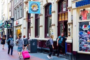 The Flying Pig Downtown Youth Hostel photo 5