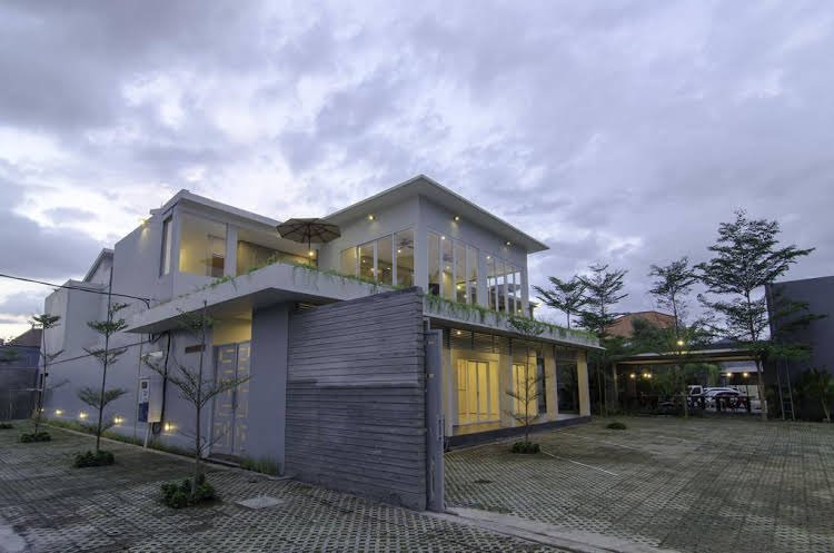 seruni guest house