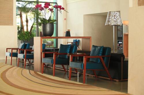 crowne plaza hailing island by ihg