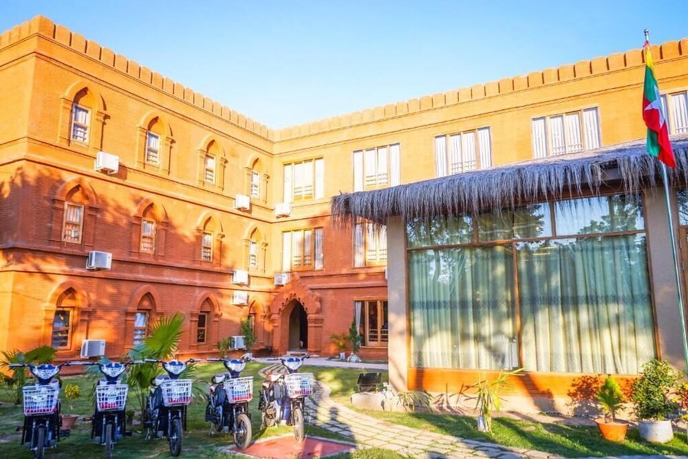 bagan landmark hotel