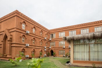 bagan landmark hotel