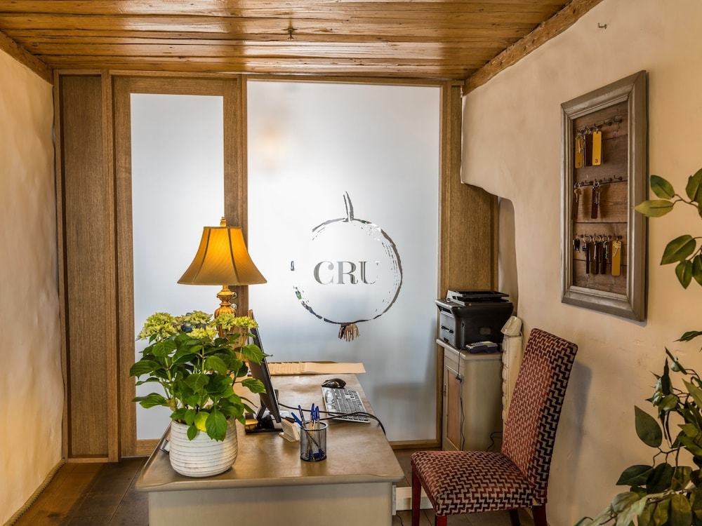 cru hotel
