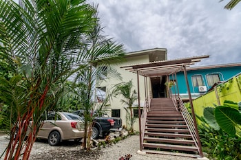 Sea Tower Hotel,Limon>>Cahuita,2 star