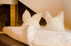 alpha and omega hotel