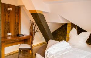 alpha and omega hotel