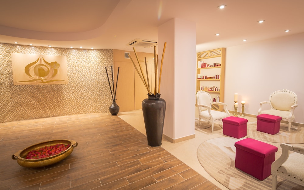 akoya hotel and spa