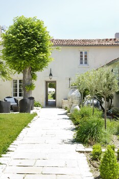 villa clarisse and spa by olivier claire