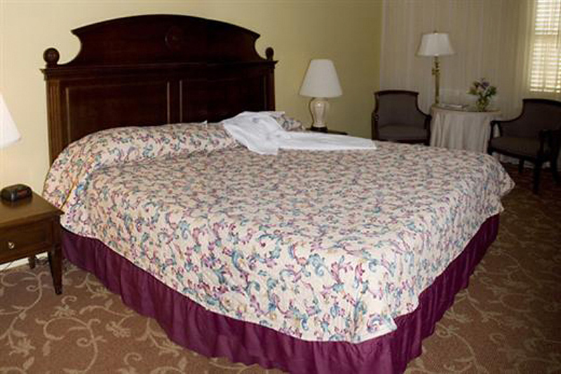 dauphine orleans hotel