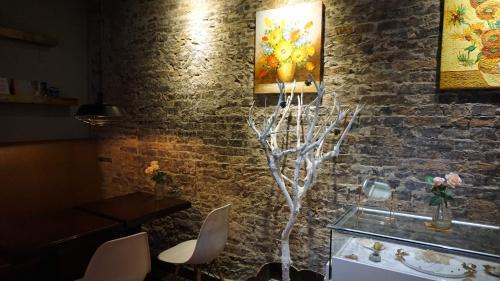 fish inn east nanjing road